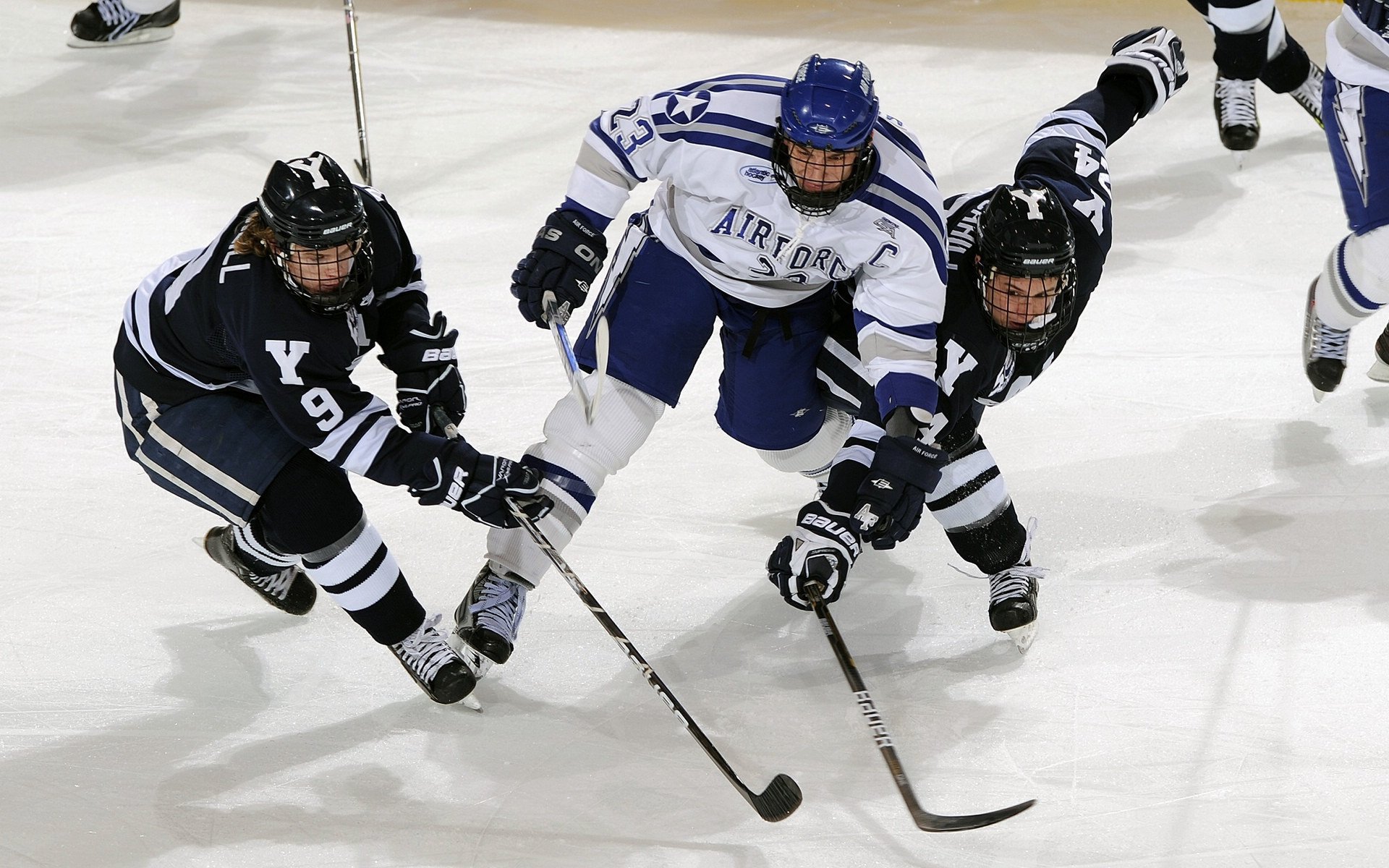 巴尔韦德爆发改写命运，勒沃库森踏平卡塔尔书写新章