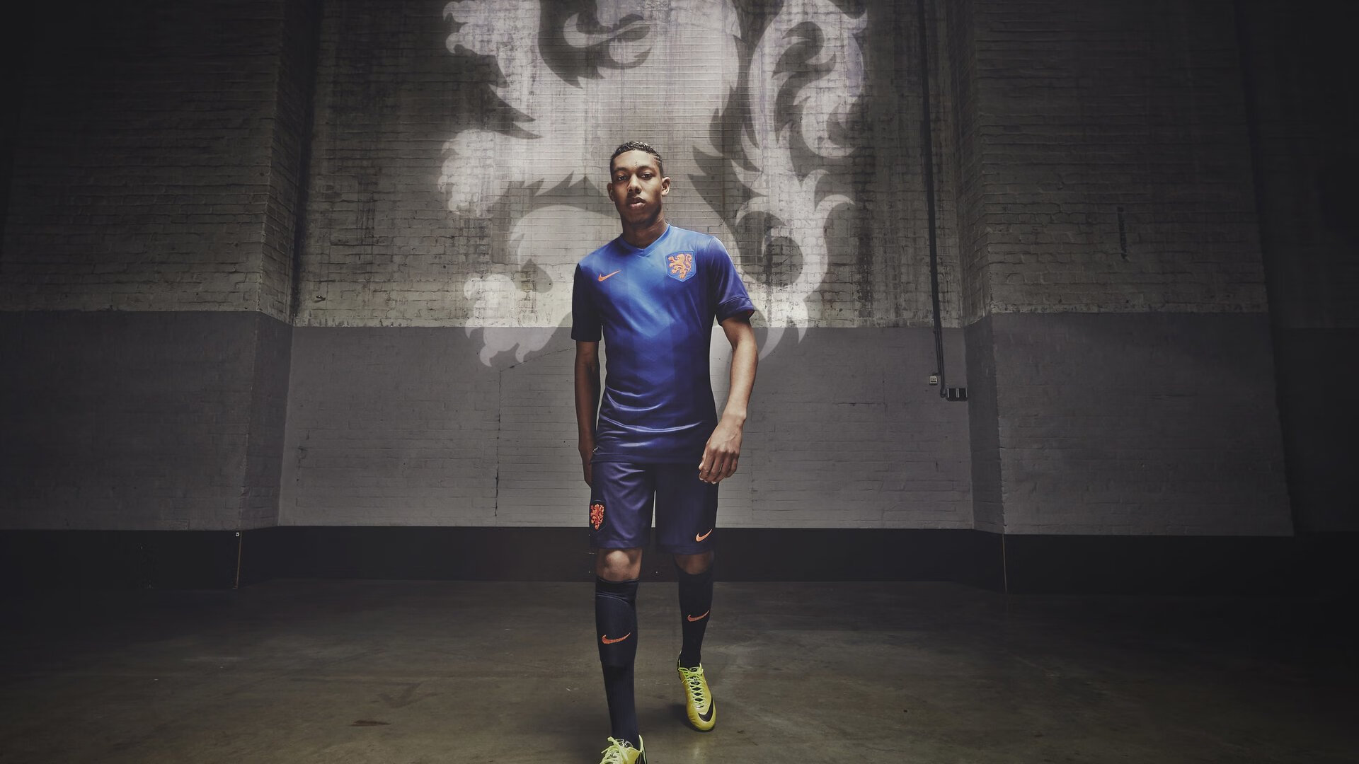 绿白风暴，贝蒂斯强行终结法国神话，特奥在年度焦点之战中接管比赛